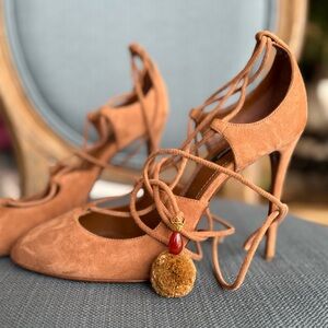 DOLCE & GABANNA Elegant Tan Lace-Up Heels suede high end pumps brown / cognac